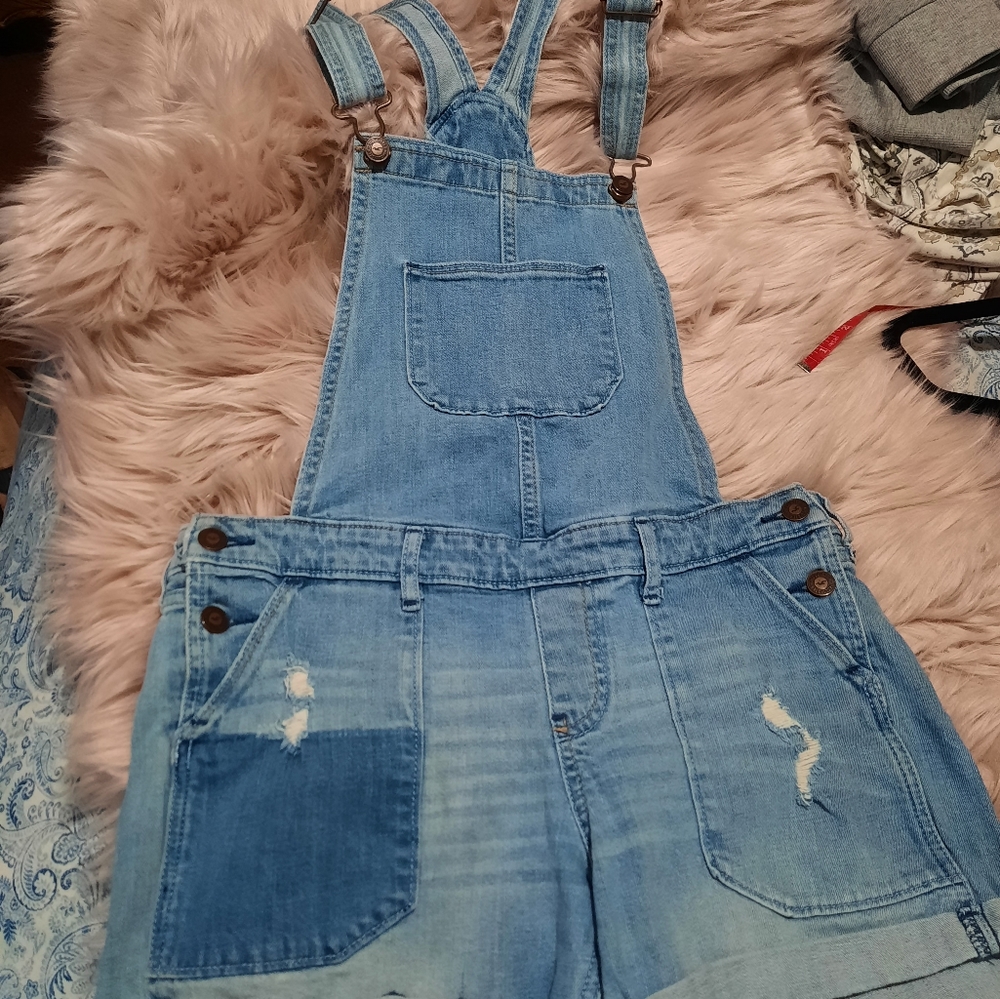 Hollister shortalls size small